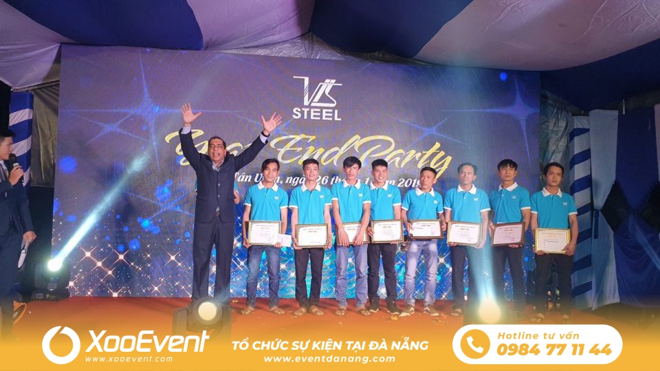 tổ chức year end party