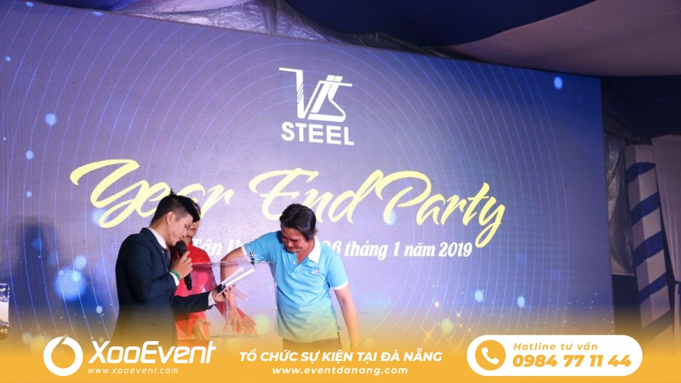 vsteel tổ chức year end party